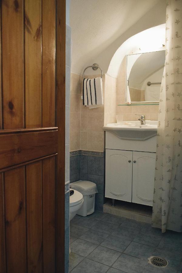 Yi Artistry 1-Bedroom Medieval Holiday House Kalamoti Buitenkant foto